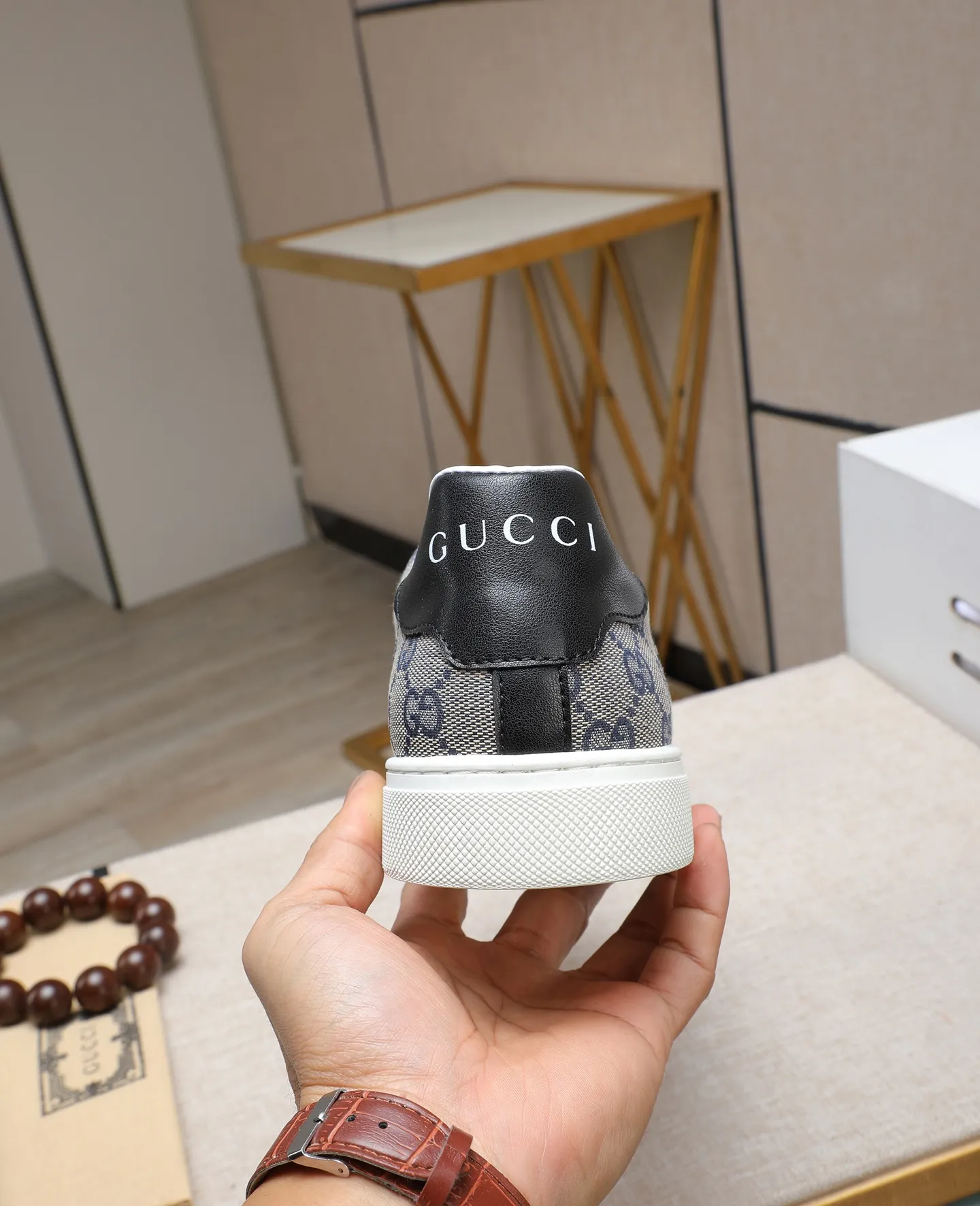 Men's shoes 💰420 GUCCI🔍🔍The latest model is available at the counter simultaneously. Original calfskin imported from Italy, genuine leather lining, (high-end, extravagant and classy) with exquisite workmanship. Sole: Original sole provided by the original factory. ⚠Exclusive double-layer movable molded sole is super comfortable⚠. Photographed in real life. 🎬The real thing is better. 🔍🔍"High quality·Follow the order" code number 38-44